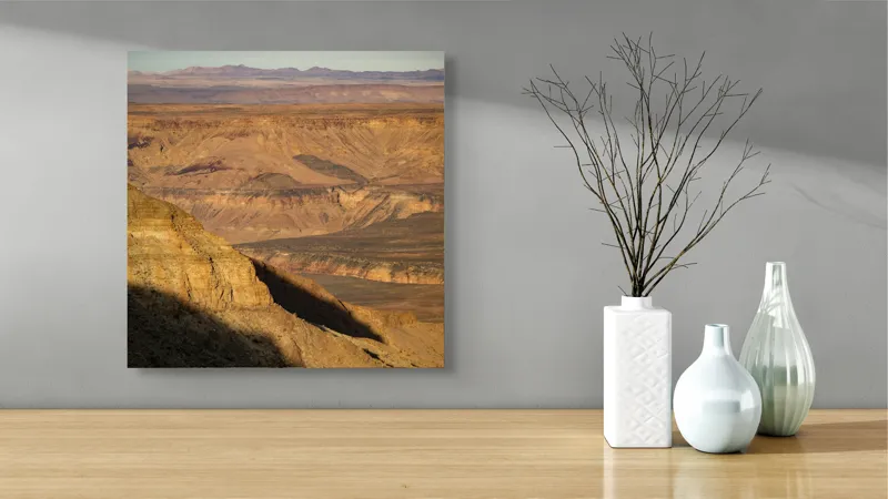 Tablou Canvas, "Umbre și lumină în deșertul arid", Peisaj, Deșert, Munți, Uscat, Stâncos, Nisip, Relieful, Arid, Vedere, Mozaic, Natură, 50 x 50 cm – poza 3