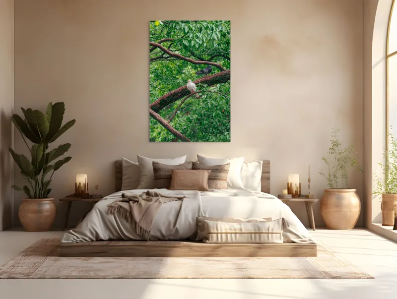 Tablou Canvas, "Porumbeii odihnindu-se pe crengi verzi", Porumbei, Ramuri, Frunze, Verdeață, Natură, Liniște, Armonie, Contemplare, 100 x 150 cm – poza 3