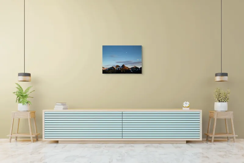 Tablou Canvas, "Luna strălucește peste munți înzăpeziți", Cer, Munți, Zăpadă, Nor, Lună, Amurg, Peisaj, Liniște., 70 x 50 cm – poza 7