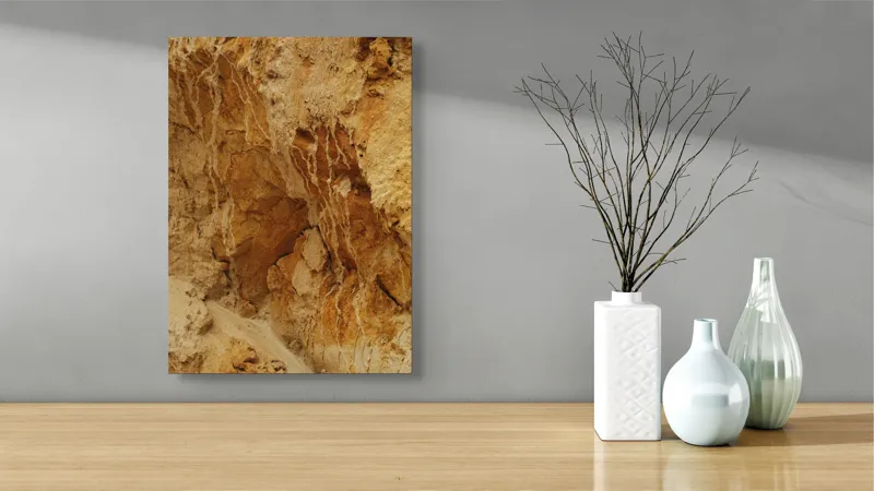 Tablou Canvas, "Straturi de piatră erodate de timp", Pietre, Stâncă, Textură, Eroziune, Galben, Maro, Natură, Forme, Abstract, Suprafețe, 39 x 54 cm – poza 4