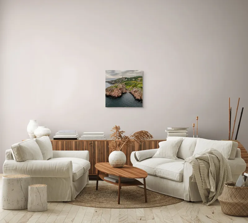 Tablou Canvas, "Farul și stâncile singuratice ale coastei", Cer, Norii, Stânci, Apă, Verdeață, Deal, Lumină, Natură, Peisaj, Liniște., 50 x 50 cm – poza 7