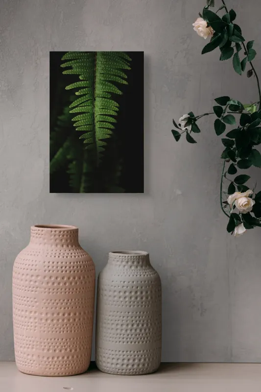 Tablou Canvas, "Frunza de ferigă în umbră verde", Frunză, Verde, Fern, Natură, Umbre, Textură, Detaliu, Frunziș, Închidere, Vegetație, 26 x 39 cm – poza 6