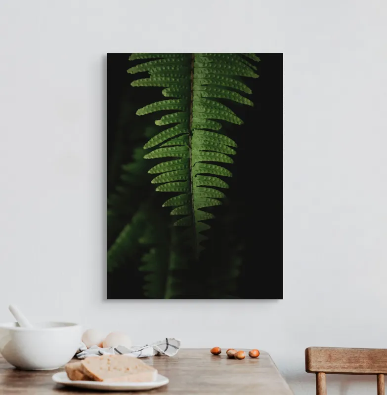 Tablou Canvas, "Frunza de ferigă în umbră verde", Frunză, Verde, Fern, Natură, Umbre, Textură, Detaliu, Frunziș, Închidere, Vegetație, 50 x 70 cm – poza 3