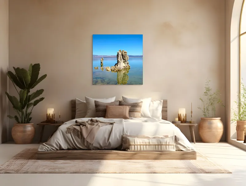 Tablou Canvas, "Stânci misterioase în lac liniștit", Stâncă, Apă, Reflecție, Cer, Natură, Liniște, Albastru, Peisaj, Lumină, Claritate., 100 x 100 cm – poza 4