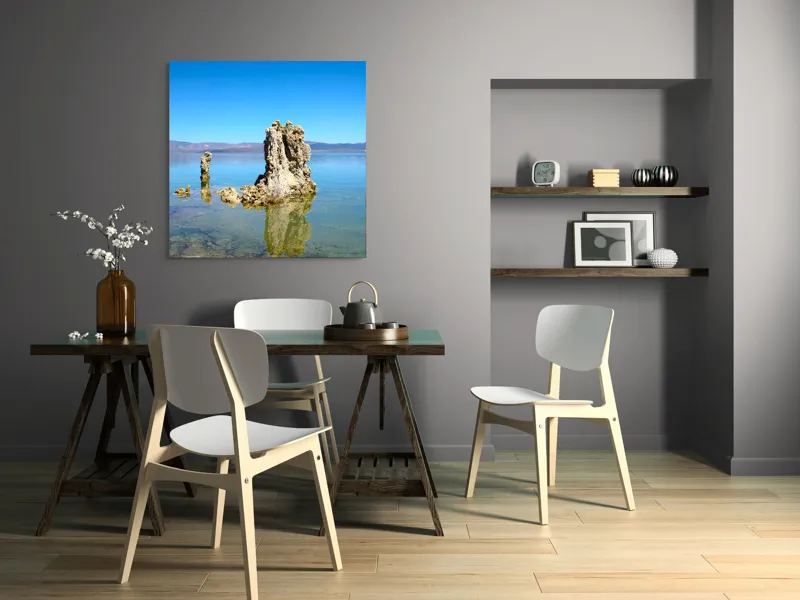 Tablou Canvas, "Stânci misterioase în lac liniștit", Stâncă, Apă, Reflecție, Cer, Natură, Liniște, Albastru, Peisaj, Lumină, Claritate., 100 x 100 cm – poza 6