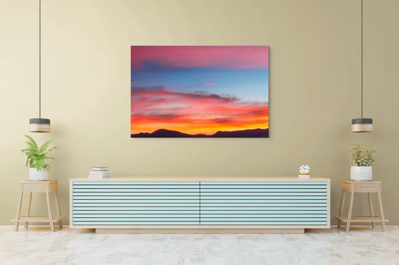 Tablou Canvas, "Cerul în culorile apusului vibrante", Cer, Apus, Culori, Roz, Albastru, Siluete, Munti, Nori, 150 x 100 cm – poza 6