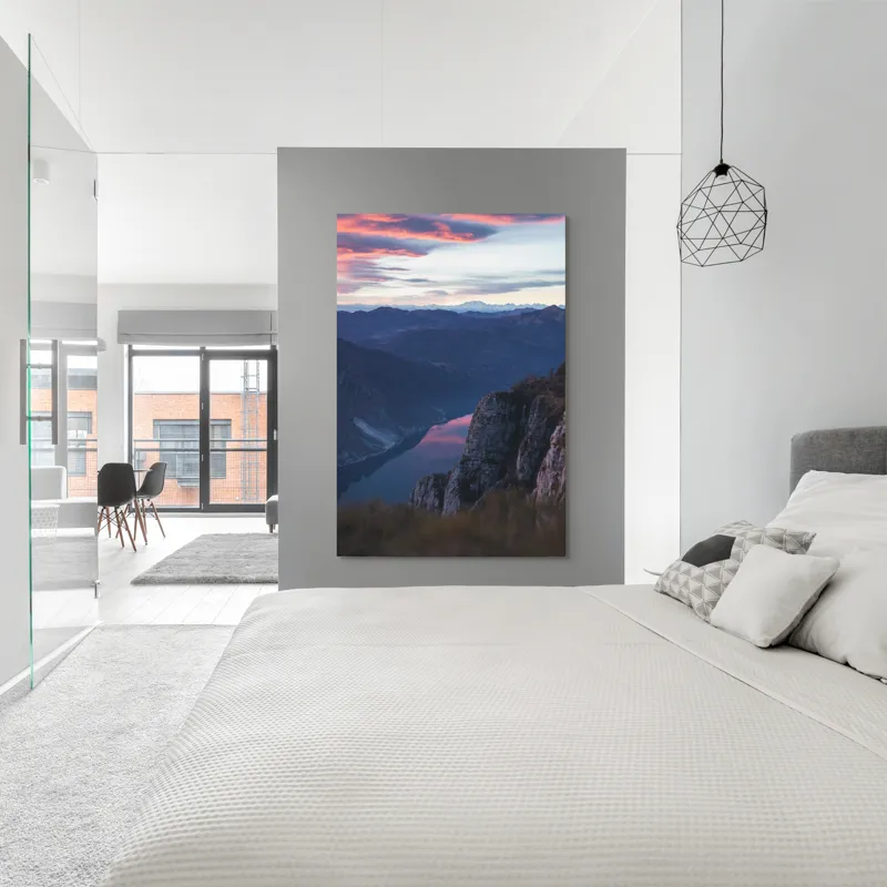 Tablou Canvas, "Apus de foc peste munți și lac", Cer, Munți, Apus, Reflectie, Stânci, Râu, Lumină, Peisaj, Culori, Natură, 100 x 150 cm – poza 5