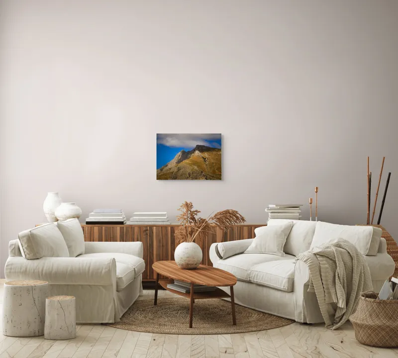 Tablou Canvas, "Muntele sub cerul albastru", Rocă, Munte, Cer, Nori, Umbre, Peisaj, Natură, Lumină, Vârfuri, Culoare., 54 x 39 cm – poza 5