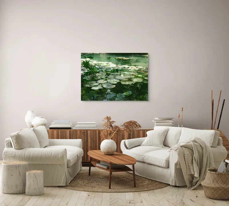 Tablou Canvas, "Nufăr plutitor în lumina dimineții", Liniște, Natură, Nufăr, Apă, Verdeață, Reflecție, Pace, Seninătate, Frunziș, Calm, 100 x 70 cm – poza 3