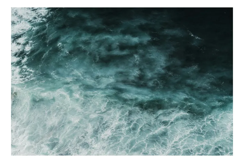 Tablou Canvas, "Întunericul valurilor învolburate ale mării", Valuri, Spumă, Ocean, Mișcare, Apă, Energie, Liniște, Profunditate, Natură, 100 x 70 cm