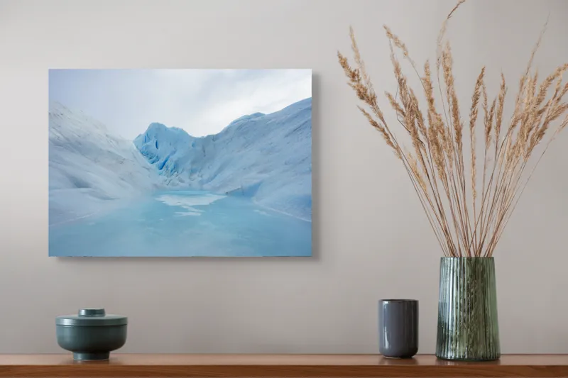 Tablou Canvas, "Povestea gheții albastre fără sfârșit", Gheață, Albastru, Munte, Lumină, Apă, Răceală, Natură, 54 x 39 cm – poza 4