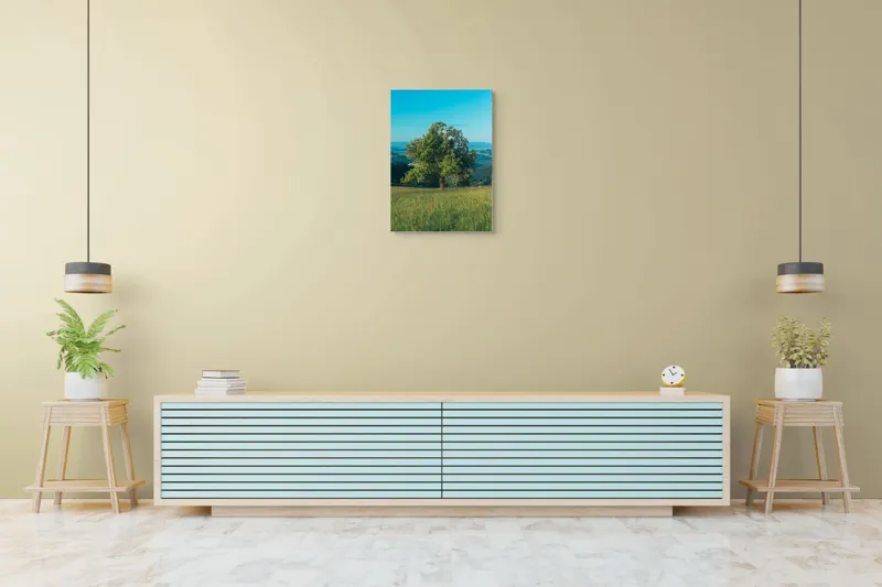 Tablou Canvas, "Copac singuratic în peisaj verde", Copac, Natură, Cer, Iarbă, Peisaj, Verde, Senin, Soare, Linie, Orizont, Frunze, Liniște, 50 x 70 cm – poza 6