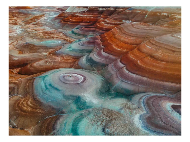 Tablou Canvas, "Picturi naturale în culori deșertice", Straturi, Culoare, Natură, Peisaj, Mineral, Forme, Texturi, Erosionare, Spectaculos, Contrast., 54 x 39 cm