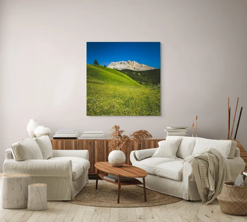 Tablou Canvas, "Câmpie înflorită și munți semeți", Pajiște, Munți, Cer, Verdeață, Liniște, Natură, Frumusețe, Peisaj., 100 x 100 cm – poza 3