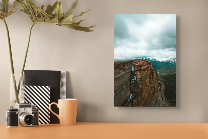 Tablou Canvas, "Culmea stâncoasă spre infinitul cerului", Norii, Stâncă, Peisaj, Aventura, Înălțime, Pitoresc, Natură, Munți, Verdeață, Majestuos, 26 x 39 cm – poza 3