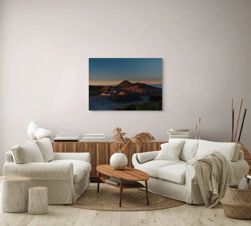 Tablou Canvas, "Lumina dimineții pe munți vulcanici", Munte, Răsărit, Culoare, Cer, Peisaj, Natură, Umbre, Lumini, Vulcan, Horizon., 100 x 70 cm – poza 3