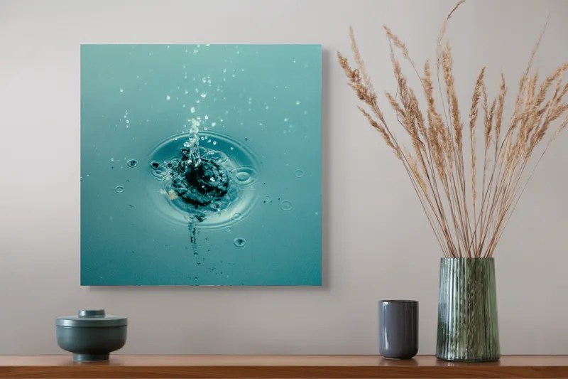 Tablou Canvas, "Călătoria unei picături de apă", Picătură, Apă, Vâlvătaie, Cercuri, Reflexie, Impact, Lichid, Albastru, Mișcare, 50 x 50 cm – poza 4