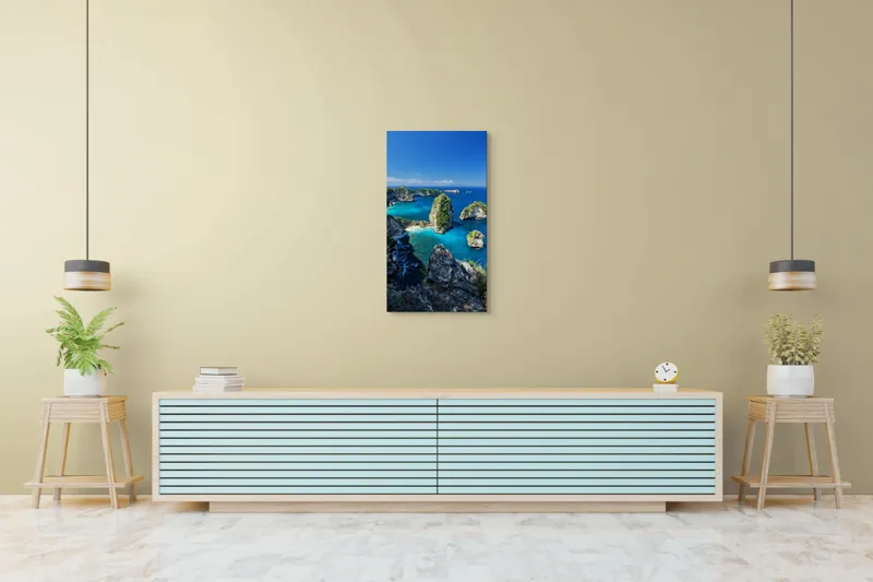 Tablou Canvas, "Stâncile maiestuoase ale oceanului albastru", Albastru, Stânci, Ocean, Vegetație, Cer, Valuri, Insule, Peisaj, Paradis, Natură, 50 x 90 cm – poza 6