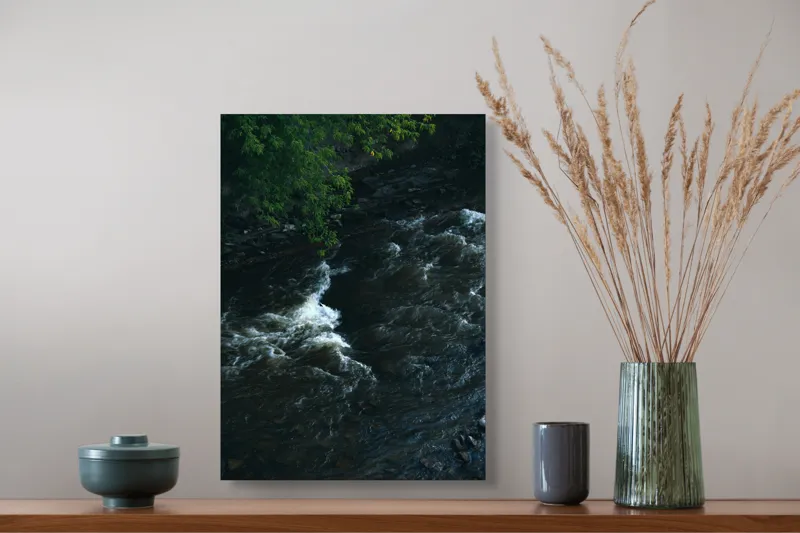 Tablou Canvas, "Apa curgătoare în amurg verde", Apă, Curent, Pădure, Pietre, Verdeață, Natură, Scurgere, Liniște, 39 x 54 cm – poza 3