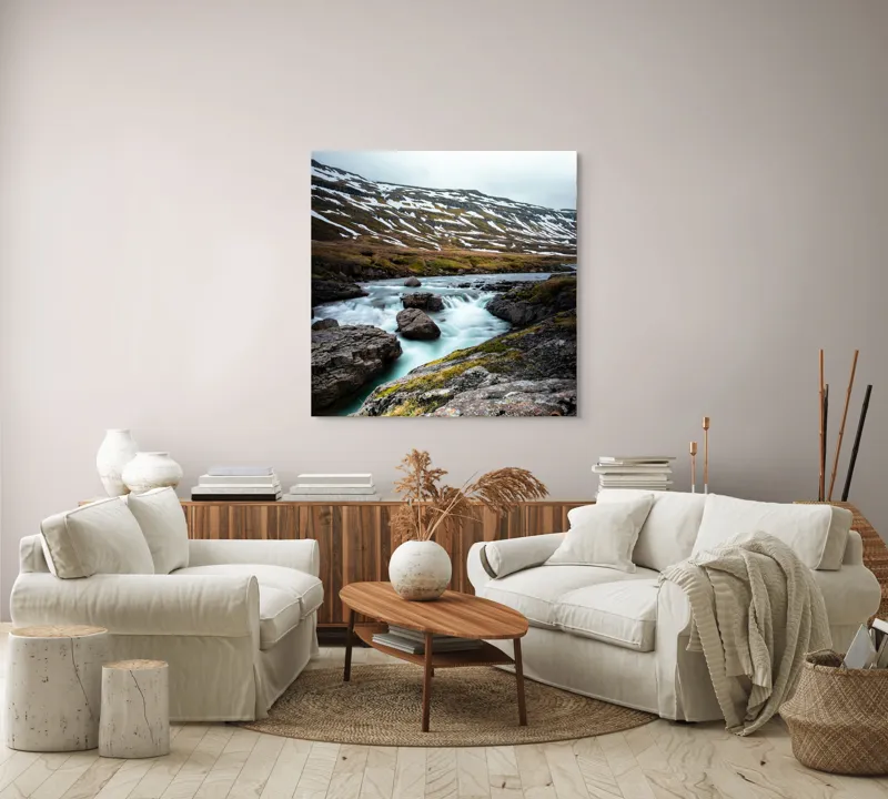 Tablou Canvas, "Cascadă în peisaj montan înzăpezit", Peisaj, Râuri, Munți, Zăpadă, Nor, Apă, Piatre, Tundră, Văi, Natură, 100 x 100 cm – poza 3