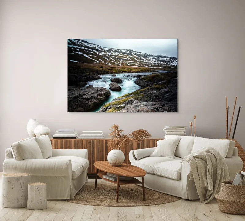 Tablou Canvas, "Cascadă în peisaj montan înzăpezit", Peisaj, Râuri, Munți, Zăpadă, Nor, Apă, Piatre, Tundră, Văi, Natură, 150 x 100 cm – poza 3