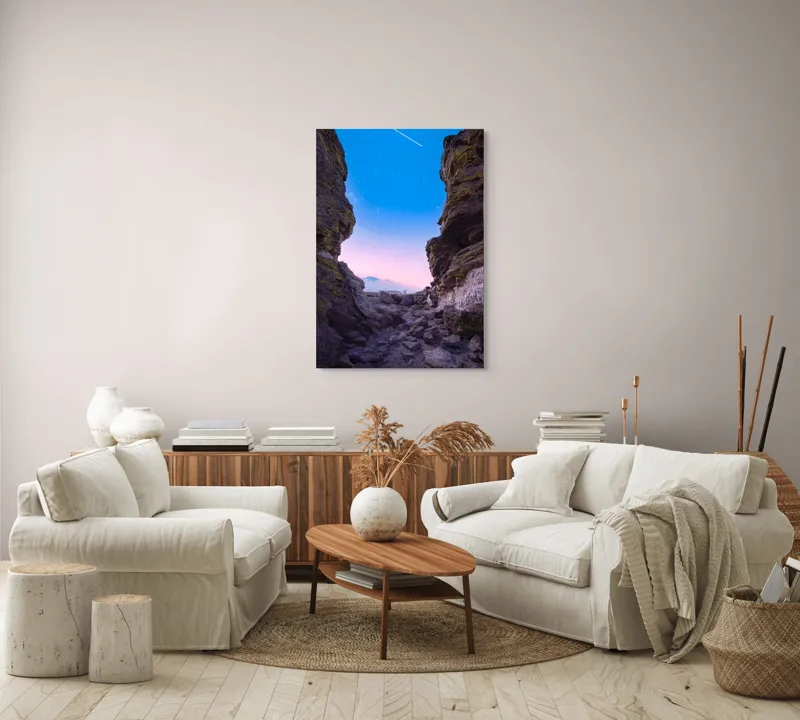 Tablou Canvas, "Stea căzătoare între stânci masive", Stânci, Cer, Stele, Amurg, Peisaj, Seral, Bolovani, Pășește, Albastru, Roz, 70 x 100 cm – poza 4