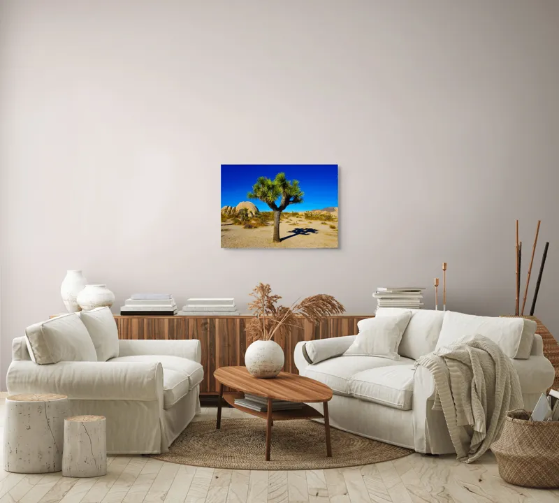 Tablou Canvas, "Umbra solitară în deșertul arid", Copac, Desert, Cer, Albastru, Soare, Umbre, Pietre, Vegetație, Ariditate, Vedere, Natură, Peisaj, 70 x 50 cm – poza 6