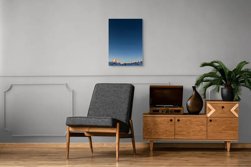 Tablou Canvas, "Strălucirea răsăritului peste vârfuri alpine", Munte, Cer, Albastru, Vârf, Zăpadă, Apus, Lumină, Peisaj, Tranquilitate, 50 x 70 cm – poza 8