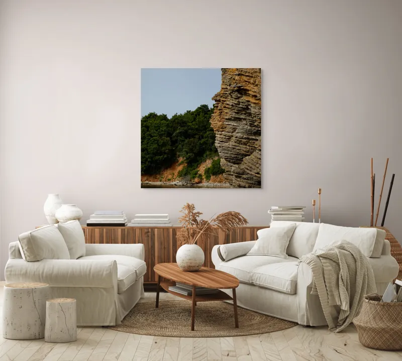 Tablou Canvas, "Colț de stâncă lângă pădure liniștită", Stâncă, Vegetație, Apă, Cer, Natură, Liniște, Texturi, 100 x 100 cm – poza 3
