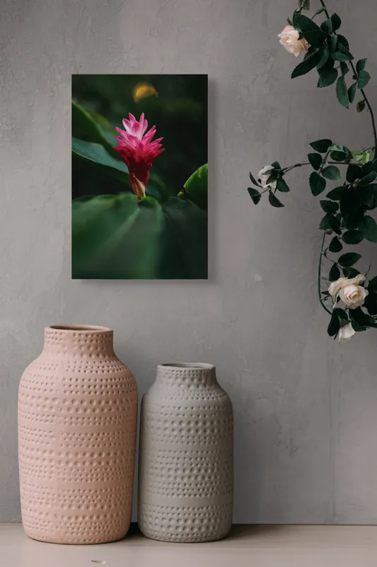Tablou Canvas, "Floare exotică în amurg verde", Floare, Exotica, Roz, Frunze, Verde, Lumina, Mister, Contrast, Frumusete, Eleganta, 26 x 39 cm – poza 6