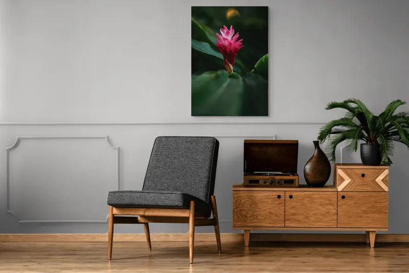 Tablou Canvas, "Floare exotică în amurg verde", Floare, Exotica, Roz, Frunze, Verde, Lumina, Mister, Contrast, Frumusete, Eleganta, 70 x 100 cm – poza 6