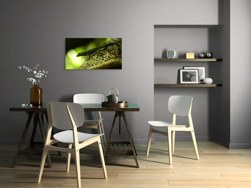 Tablou Canvas, "Șopârla verde pe trunchiul copacului", 90 x 50 cm – poza 3