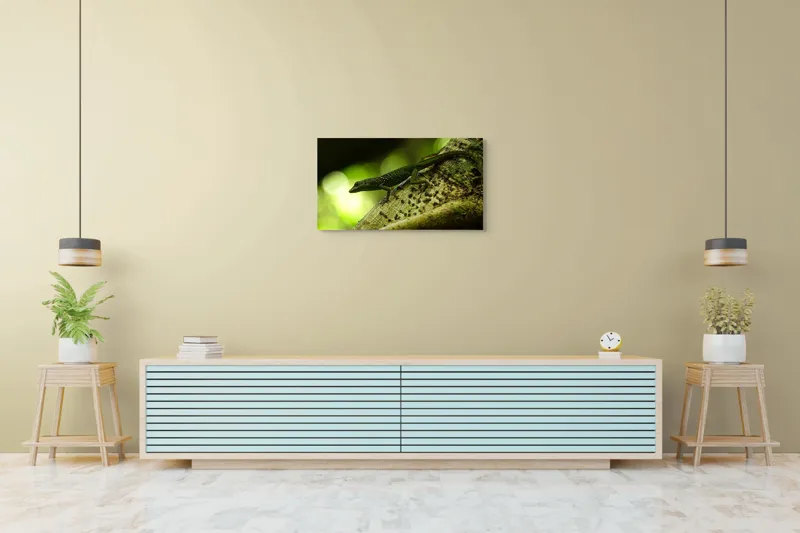 Tablou Canvas, "Șopârla verde pe trunchiul copacului", 90 x 50 cm – poza 5