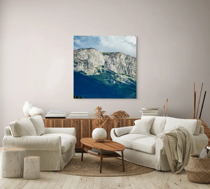 Tablou Canvas, "Carpații în lumina dimineții târzii", Vârf, Piatră, Vegetație, Cer, Nor, Pădure, Umbre, Peisaj, Alpin, Rugozitate, 100 x 100 cm – poza 3