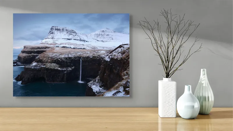 Tablou Canvas, "Cascada în peisajul înghețat de munte", 70 x 50 cm – poza 3