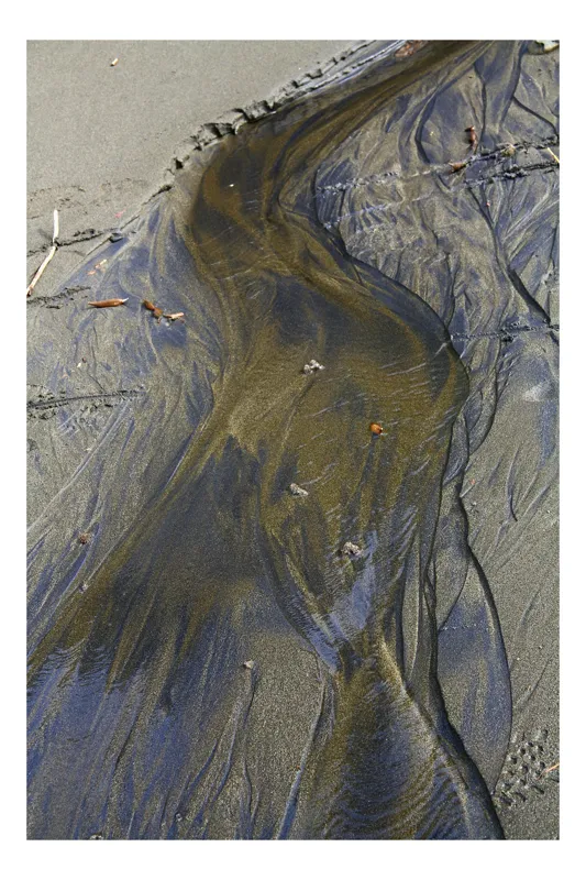 Tablou Canvas, "Curent de apă pe nisip fin", Nisip, Textură, Curbe, Apă, Natură, Flux, Umbre, Culori, 26 x 39 cm