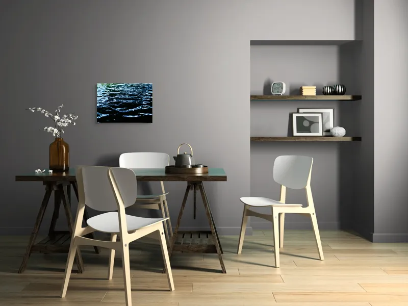 Tablou Canvas, "Reflexii dansând pe apă liniștită", Lumină, Reflexie, Apă, Albastru, Unduire, Textură, Natură, Contraste, Licăriri, Profunzime, 54 x 39 cm – poza 6