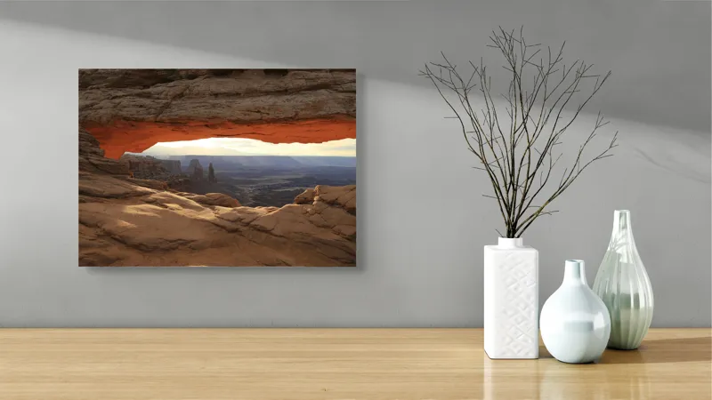 Tablou Canvas, "Fereastra luminii în deșertul stâncos", Stâncă, Arc, Peisaj, Canyons, Apus, Natură, Formățiuni, Cer, Lumină, Umbre, 54 x 39 cm – poza 3