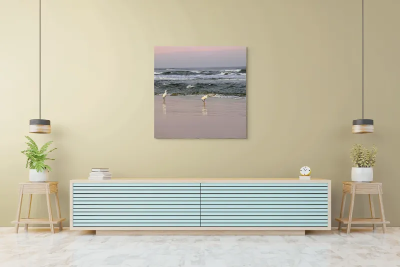 Tablou Canvas, "Pescărușii la țărmul înserării", Păsări, Plajă, Valuri, Ocean, Nisip, Apus, Liniște, Natură, Frumusețe, Reflecții, 100 x 100 cm – poza 5