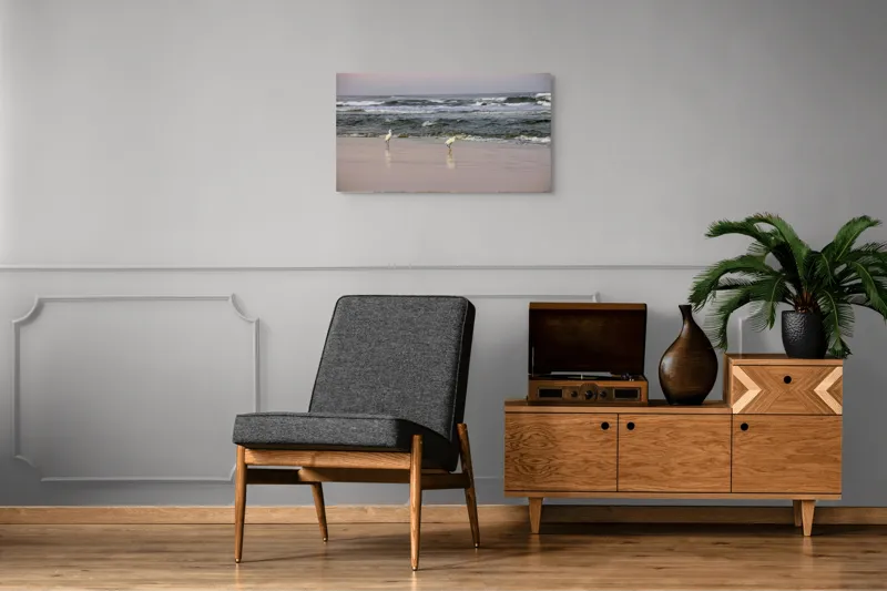 Tablou Canvas, "Pescărușii la țărmul înserării", Păsări, Plajă, Valuri, Ocean, Nisip, Apus, Liniște, Natură, Frumusețe, Reflecții, 90 x 50 cm – poza 6