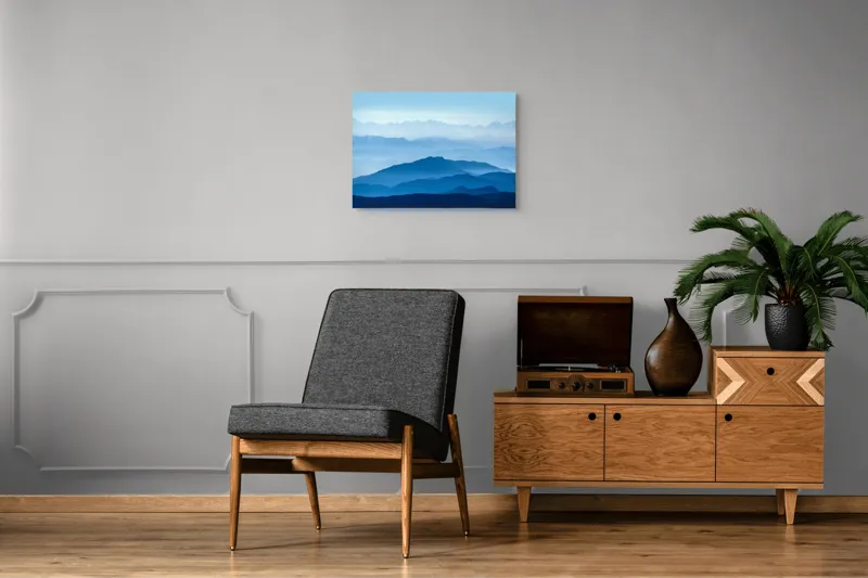 Tablou Canvas, "Peisaj de munți albastru intens", Albastru, Munte, Ceață, Liniște, Priveliște, Orizont, Lumină, Coline, 70 x 50 cm – poza 4