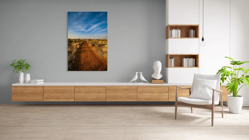 Tablou Canvas, "Cărarea roșie prin savană misterioasă", Drum, Roșu, Pământ, Vegetație, Cer, Nori, Peisaj, Sălbatic, Natură, Seninătate, 100 x 150 cm – poza 8