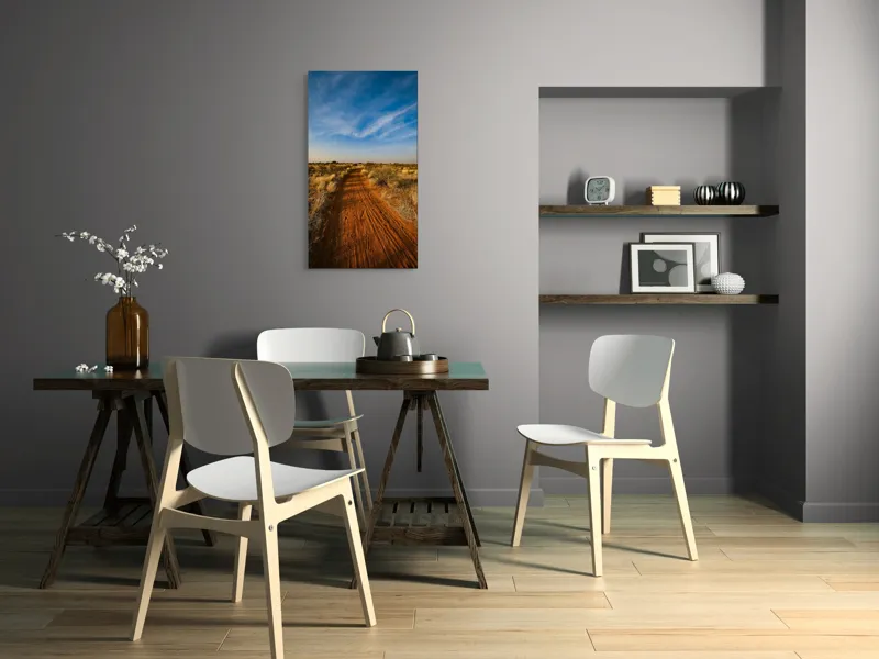 Tablou Canvas, "Cărarea roșie prin savană misterioasă", Drum, Roșu, Pământ, Vegetație, Cer, Nori, Peisaj, Sălbatic, Natură, Seninătate, 50 x 90 cm – poza 4
