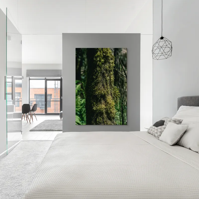 Tablou Canvas, "Trunchi acoperit de mușchi verde luxuriant", Mușchi, Trunchi, Pădure, Lumină, Umbre, Natură, Vegetație, Verde, Textură, Umiditate, 100 x 150 cm – poza 5