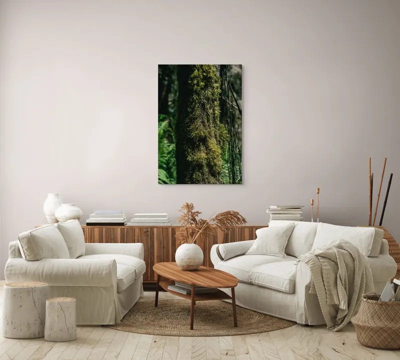 Tablou Canvas, "Trunchi acoperit de mușchi verde luxuriant", Mușchi, Trunchi, Pădure, Lumină, Umbre, Natură, Vegetație, Verde, Textură, Umiditate, 70 x 100 cm – poza 4