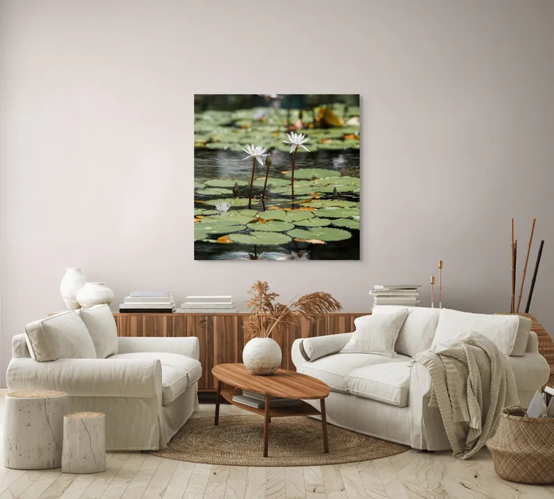 Tablou Canvas, "Nufăr în oglinda apei calme", Flori, Nufăr, Apă, Frunziș, Reflecție, Liniște, Natură, Delicatețe, 100 x 100 cm – poza 3