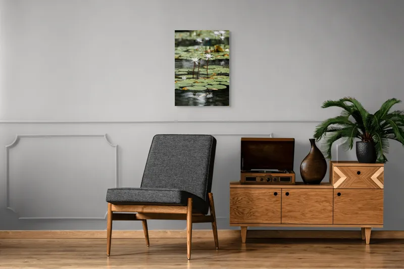 Tablou Canvas, "Nufăr în oglinda apei calme", Flori, Nufăr, Apă, Frunziș, Reflecție, Liniște, Natură, Delicatețe, 50 x 70 cm – poza 8
