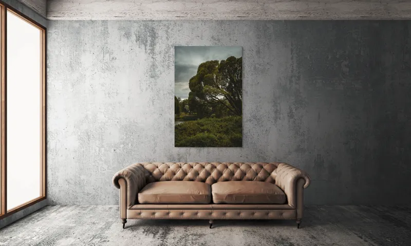Tablou Canvas, "Copacul singuratic sub cer înnourat", Arbori, Frunziș, Cer, Noros, Peisaj, Verdeață, Natură, Tranquilitate, 100 x 150 cm – poza 6