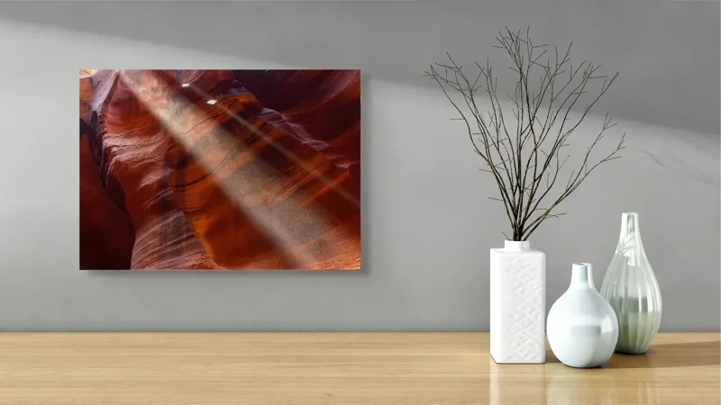 Tablou Canvas, "Raze de lumină în canionul roșu", Fascinant, Roci, Lumini, Umbre, Texturi, Calcar, Culoare, Contrast., 54 x 39 cm – poza 3