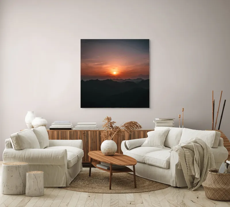 Tablou Canvas, "Soarele apus peste munții misterioși", Apus, Munți, Siluetă, Cer, Noros, Portocaliu, Calm, Întindere, Umbre., 100 x 100 cm – poza 3
